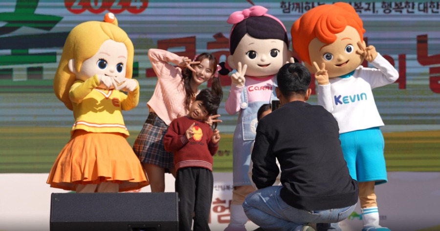 캐리와 장난감 친구들.jpg