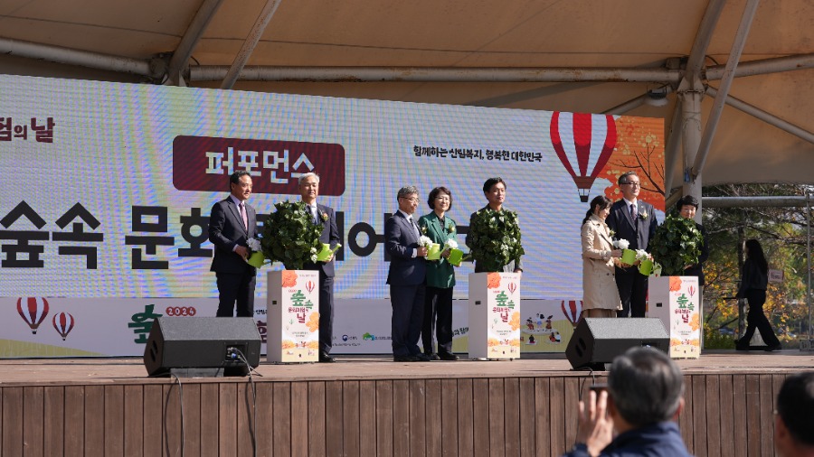 퍼포먼스 (2).JPG